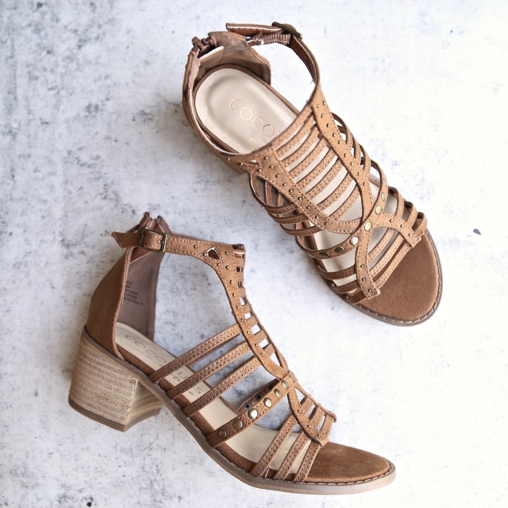 BNWOT coconuts by matisse - essence heeled sandal